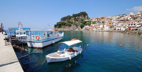 Boote im Hafen von Parga