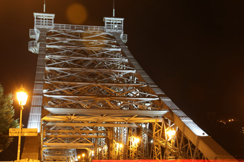 Dresdner Elbtal zwischen Waldschlösschenbrücke und blauem Wunder